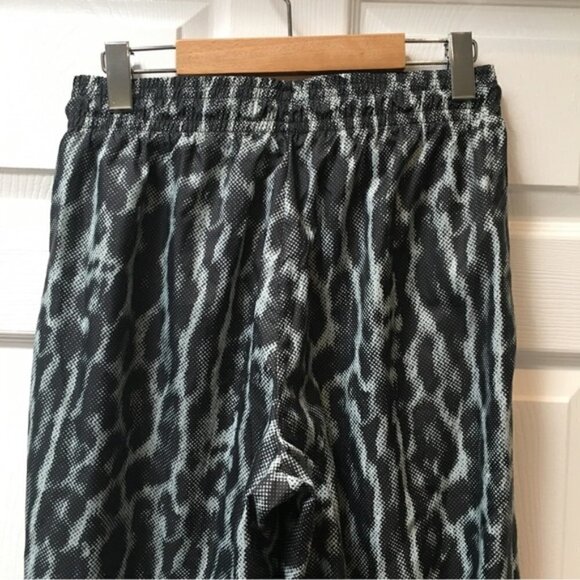 Nike Sportswear Wind Runner Pants DC0025-070 Smoke Gray Teal Joggers - Picture 6 of 10